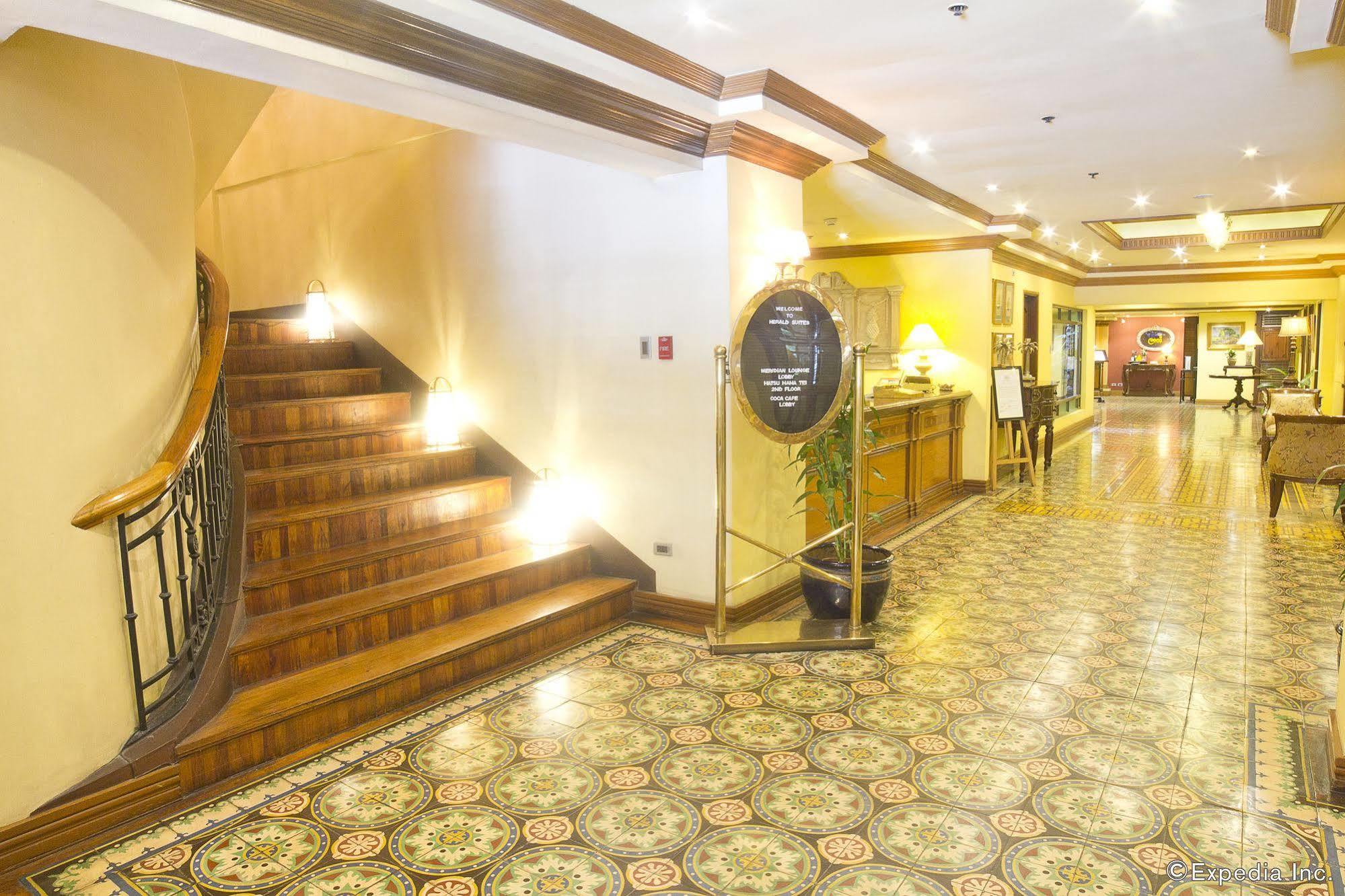 Herald Suites Makati City Exterior foto