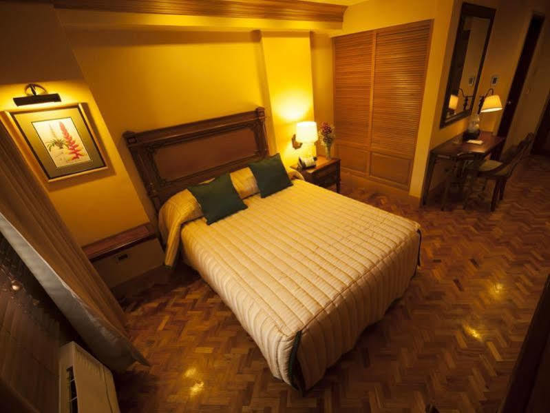Herald Suites Makati City Exterior foto